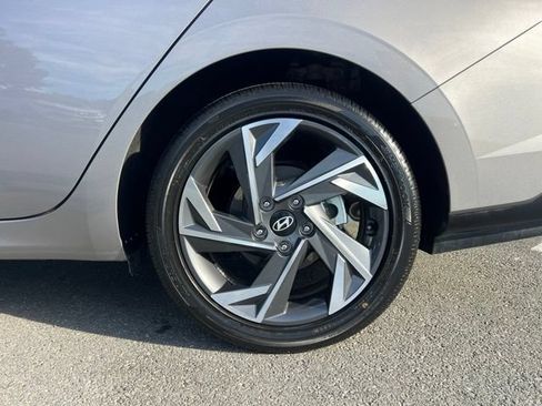 Used 2024 Hyundai Elantra Limited FWD image 10