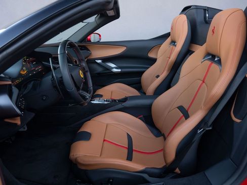 Used 2024 Ferrari SF90 Spider image 31