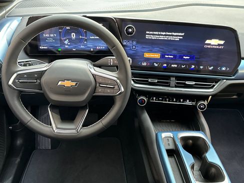 New 2026 Chevrolet Equinox EV LT image 16