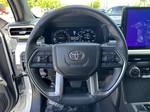 Used 2024 Toyota Tacoma TRD Off-Road image 18