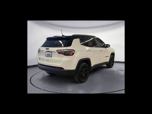 Used 2024 Jeep Compass Latitude w/ Convenience Group AWD/4WD image 6