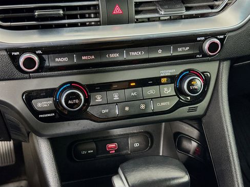 Certified 2022 Kia Niro LXS image 17