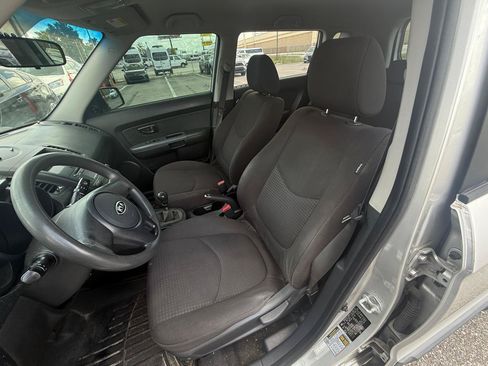 Used 2011 Kia Soul FWD image 6