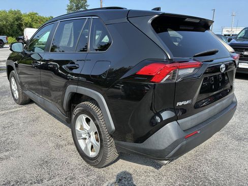 Used 2021 Toyota RAV4 XLE AWD/4WD image 7