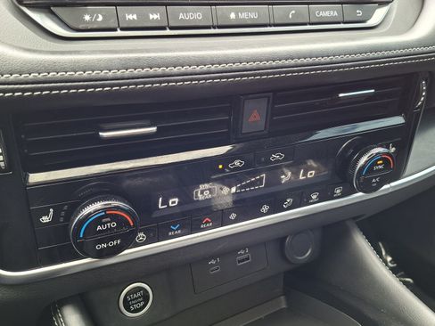 Used 2021 Nissan Rogue SL FWD image 15