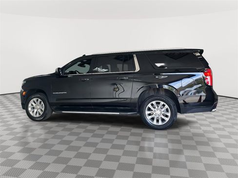 Used 2024 Chevrolet Suburban Premier image 6