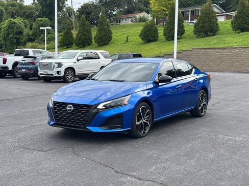 Used 2025 Nissan Altima 2.5 SR FWD image 7