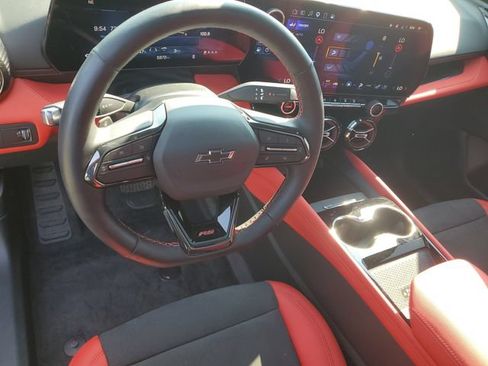 Certified 2025 Chevrolet Blazer EV RS AWD/4WD image 18