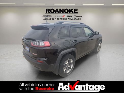 Used 2019 Jeep Cherokee Trailhawk image 9