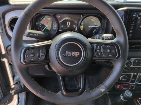 Used 2024 Jeep Wrangler Unlimited AWD/4WD image 12