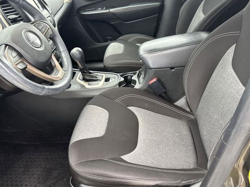 Used 2014 Jeep Cherokee Latitude w/ Cold Weather Group image 12