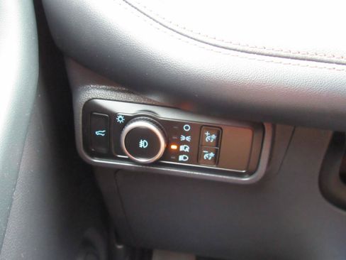 Used 2025 Ford Explorer ST-Line AWD/4WD image 17
