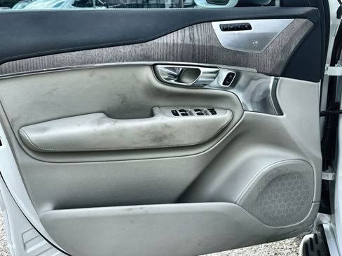 Used 2022 Volvo XC90 T8 Inscription image 9