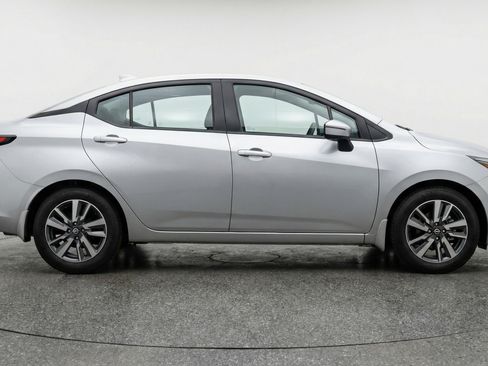 Used 2025 Nissan Versa SV FWD image 11