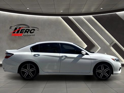 Used 2017 Honda Accord Sport image 4
