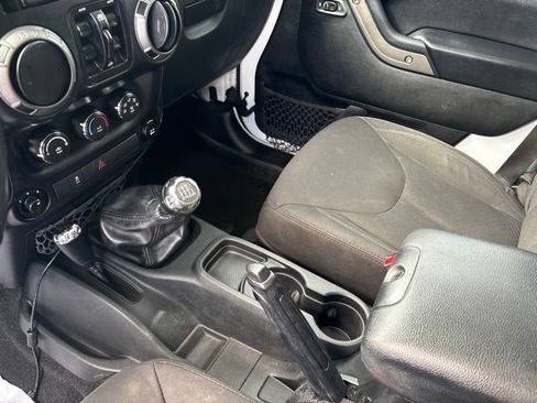 Used 2017 Jeep Wrangler Unlimited Sport w/ Quick Order Package 23S AWD/4WD image 19