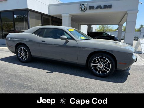 Used 2019 Dodge Challenger SXT AWD/4WD image 1