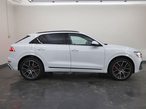 Used 2019 Audi Q8 Premium Plus w/ Premium Plus image 2