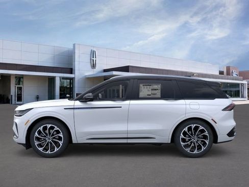 New 2026 Lincoln Nautilus Reserve AWD/4WD image 3