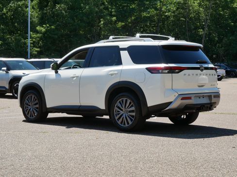 Certified 2023 Nissan Pathfinder SL w/ SL Premium Package AWD/4WD image 5