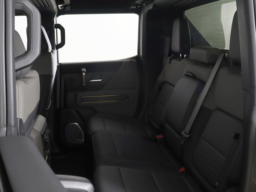 Used 2025 GMC Hummer EV 2X w/ Extreme Off-Road Package AWD/4WD image 37