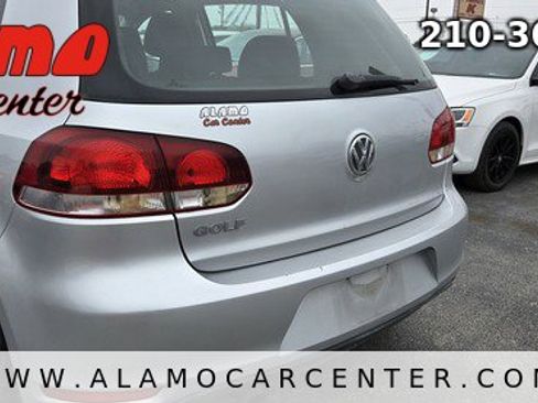 Used 2013 Volkswagen Golf 4-Door FWD image 11