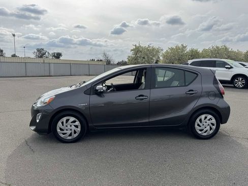 Used 2016 Toyota Prius C One image 6