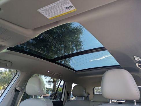 Used 2023 Volkswagen Atlas SE image 27