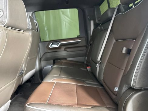 Used 2024 GMC Sierra 2500 Denali w/ Denali Reserve Package AWD/4WD image 18