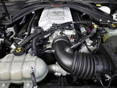 Used 2021 Ford Mustang Shelby GT500 w/ Technology Package RWD image 30