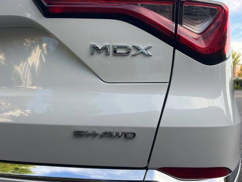 Used 2023 Acura MDX SH-AWD w/ Advance Package image 9