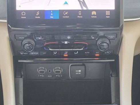 Used 2024 Jeep Grand Cherokee Limited AWD/4WD image 21