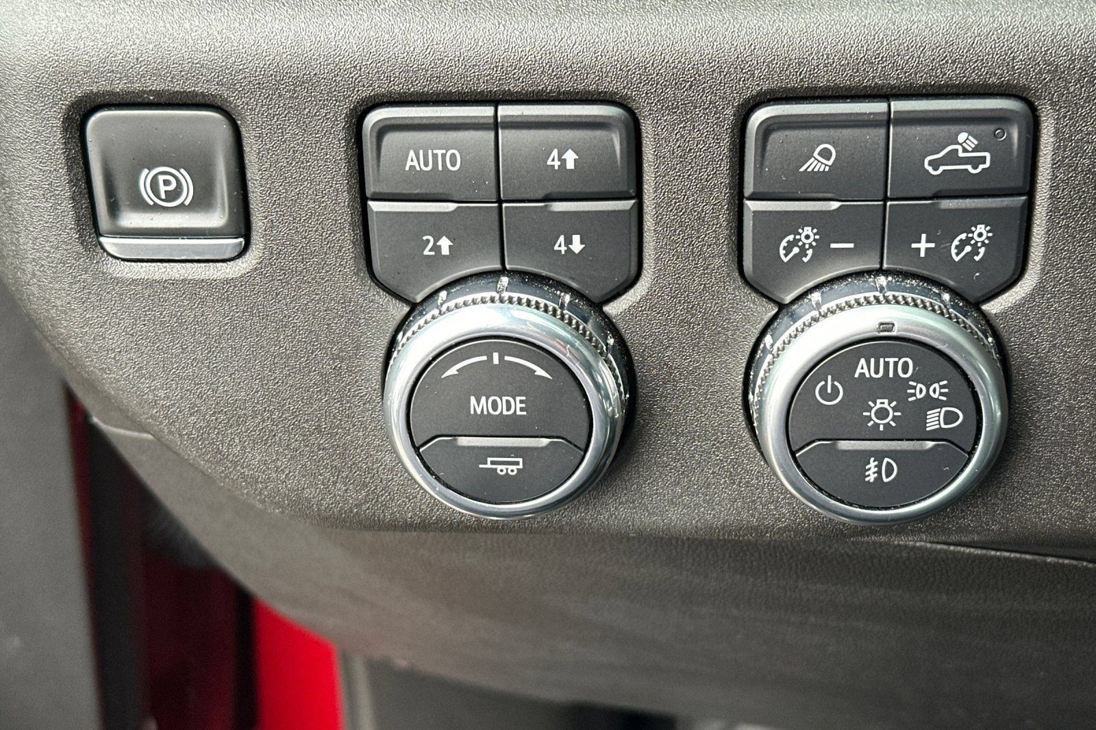 Used 2025 GMC Sierra 2500 SLT w/ SLT Premium Package AWD/4WD image 32