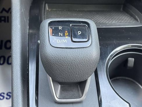 Used 2025 Nissan Rogue SV FWD image 29
