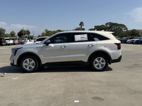 New 2026 Kia Sorento LX FWD image 7