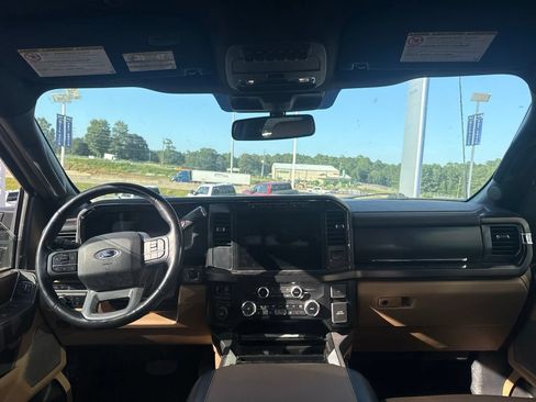 Used 2023 Ford F350 Lariat w/ FX4 Off-Road Package AWD/4WD image 13
