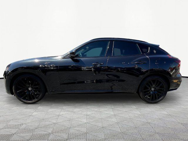 Used 2022 Maserati Levante GT AWD/4WD image 4
