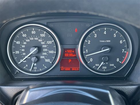 Used 2012 BMW 335i Convertible image 29
