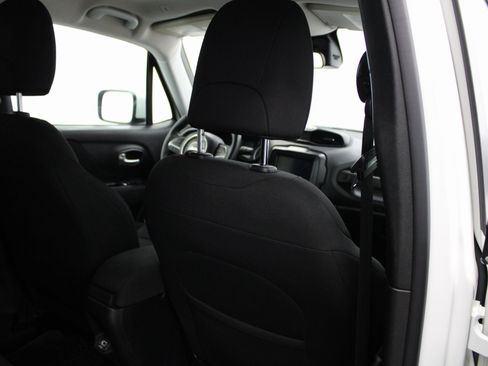 Used 2020 Jeep Renegade Latitude image 26