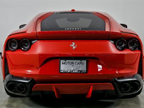 Used 2018 Ferrari 812 Superfast RWD image 10