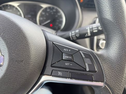 Used 2021 Nissan Kicks S image 18