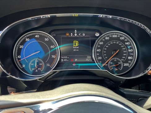 Used 2019 Bentley Bentayga AWD/4WD image 13