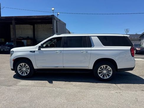 Used 2023 GMC Yukon XL SLT w/ SLT Luxury Package RWD image 8