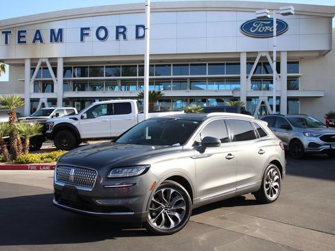 Used 2023 Lincoln Nautilus Reserve w/ Luxury Package AWD/4WD image 2