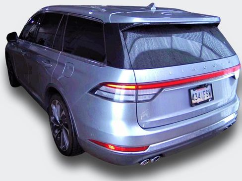 Used 2020 Lincoln Aviator Reserve w/ Equipment Group 201A RWD image 4