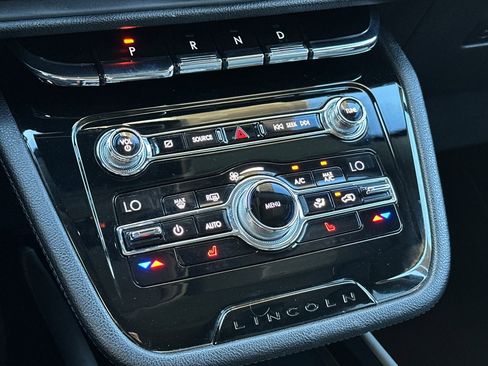 Used 2020 Lincoln Corsair Reserve image 20