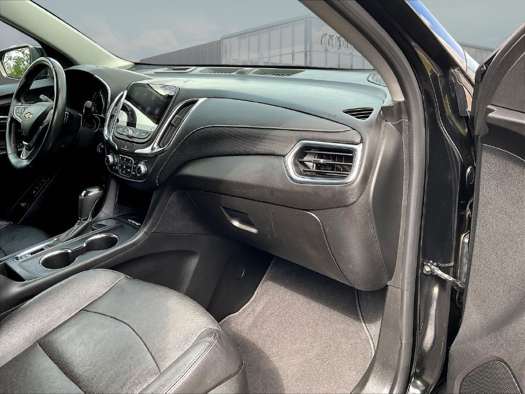Used 2020 Chevrolet Equinox Premier w/ Premier Redline Edition FWD image 28