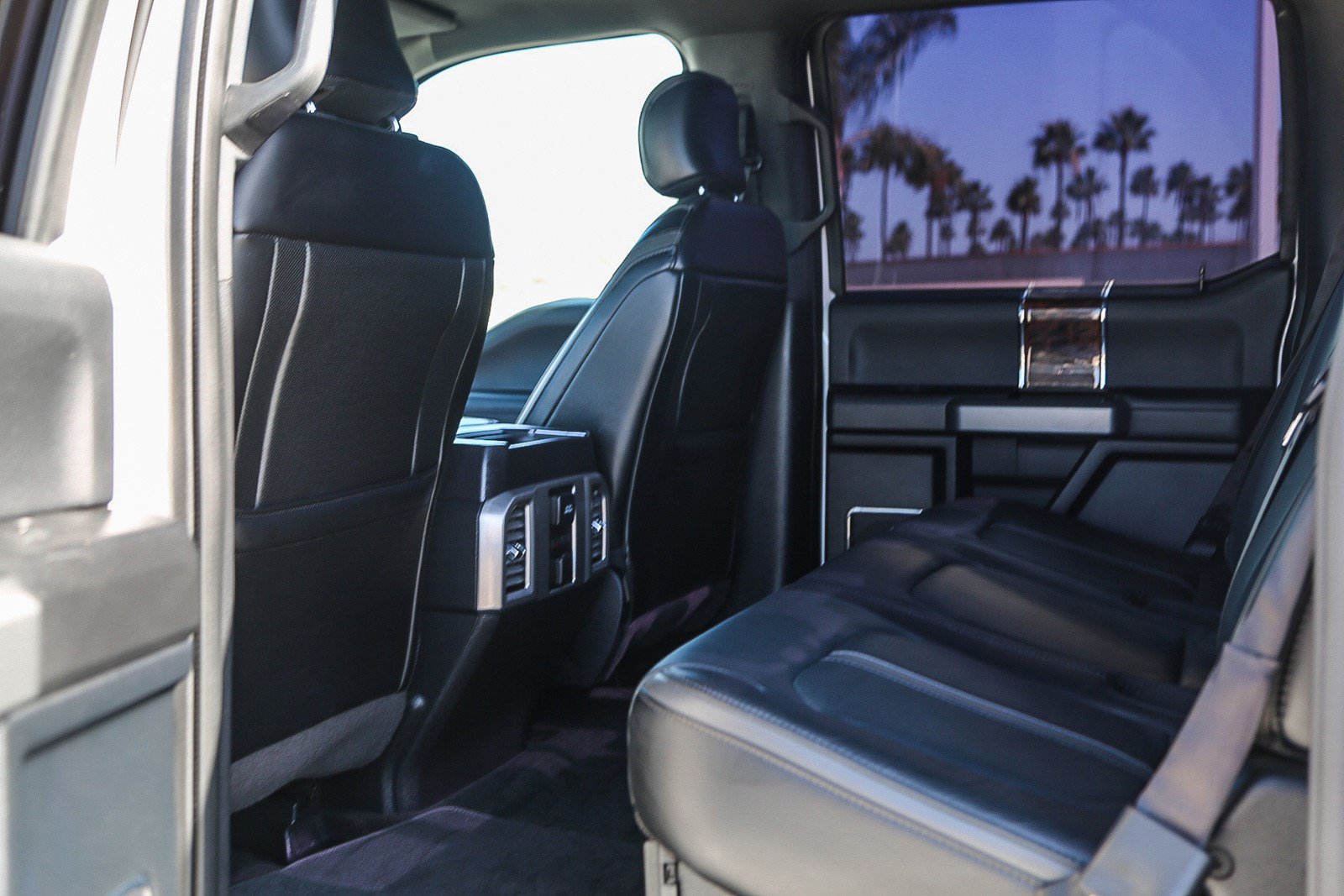 Used 2017 Ford F250 Platinum w/ Platinum Ultimate Package AWD/4WD image 18
