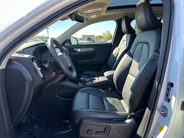 Certified 2024 Volvo XC40 B5 Core AWD/4WD image 15