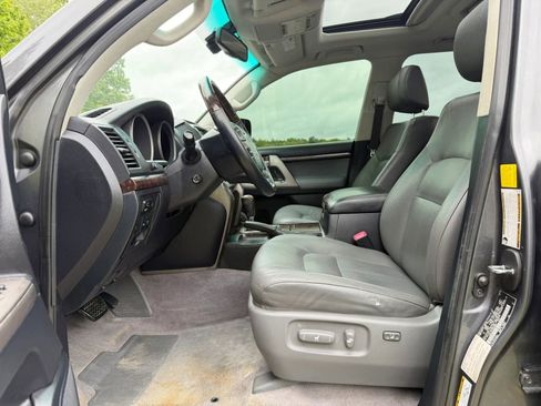 Used 2011 Toyota Land Cruiser w/ Upgrade Pkg AWD/4WD image 42